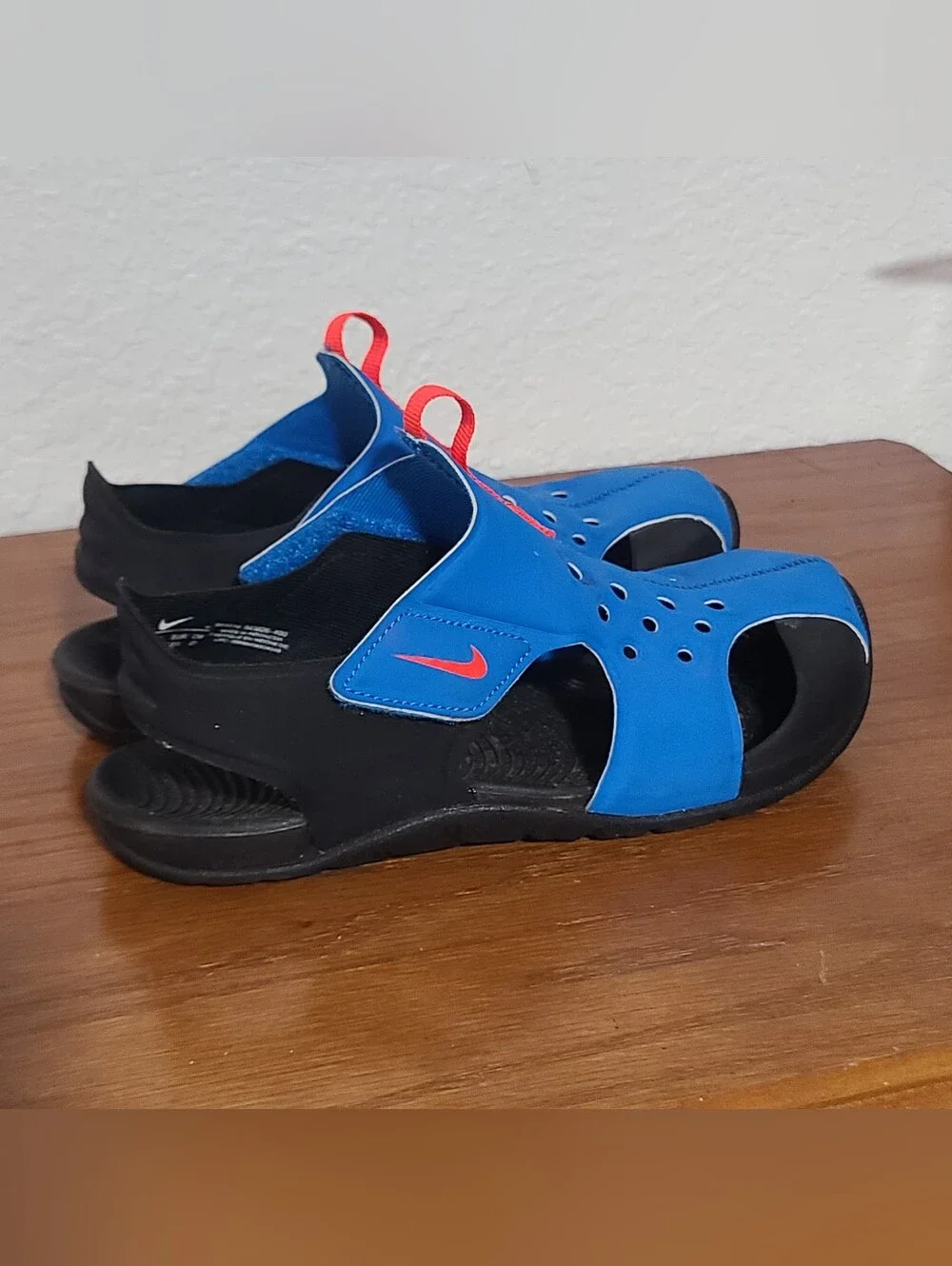 Nike Sunray Protect 2 Kids Sandals Size 2Y - Blue/Black - Pre-Owned Like New